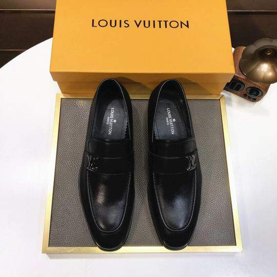 Picture of Louis Vuitton Shoes _SKULVsz38-45hnh024113990